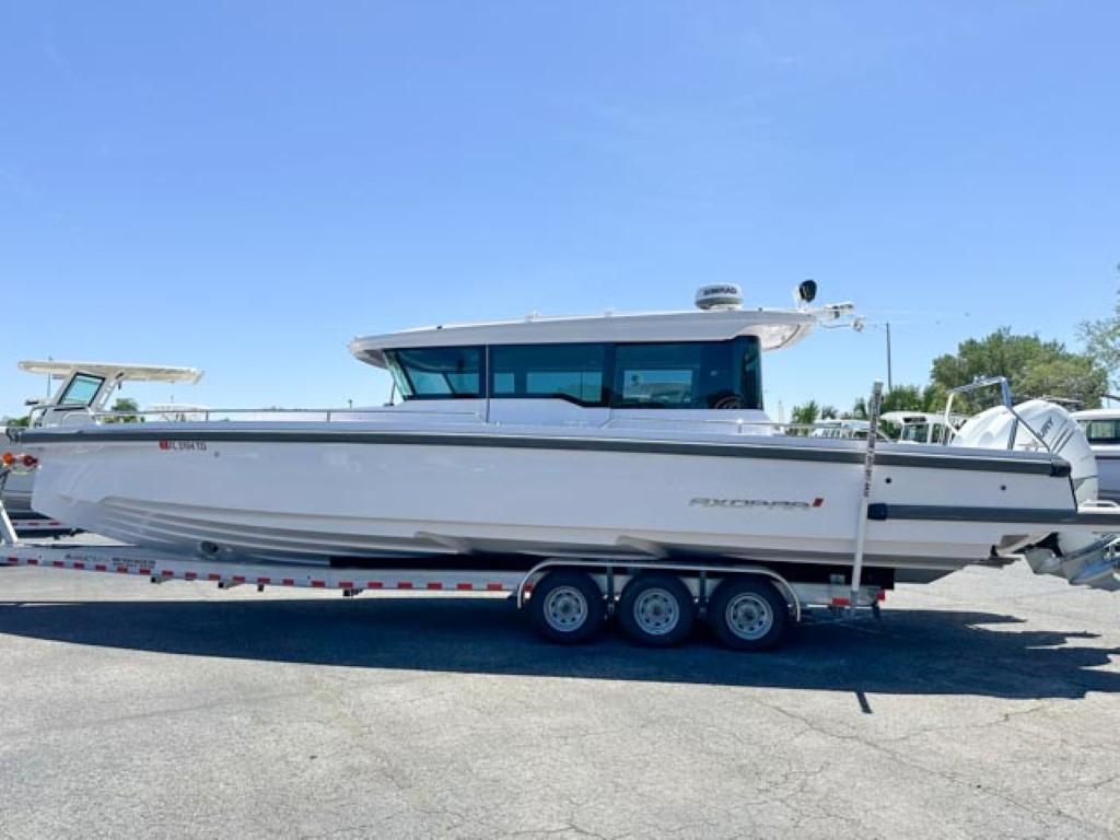 Used 2022 Axopar 37 XC CROSS CABIN - Florida | TopBoats