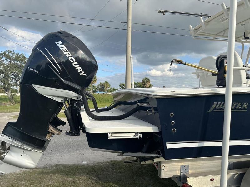 2008 Jupiter 31 FS Center Console