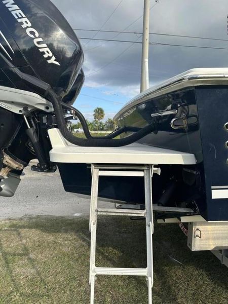 2008 Jupiter 31 FS Center Console