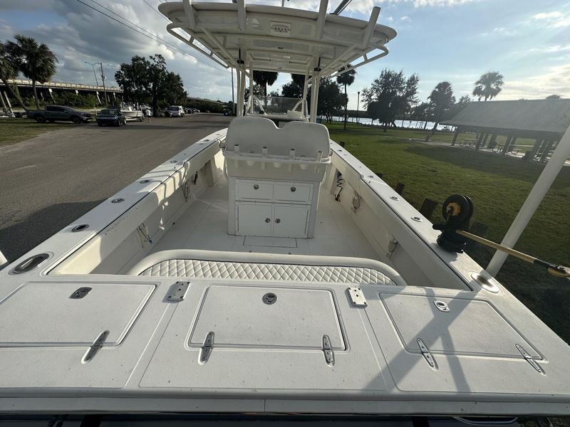 2008 Jupiter 31 FS Center Console