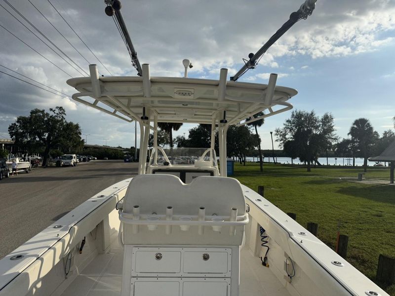 2008 Jupiter 31 FS Center Console