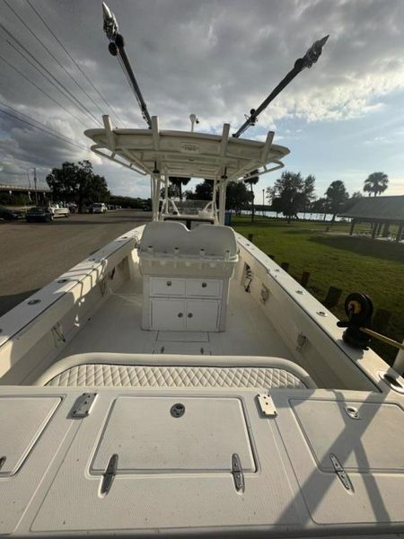 2008 Jupiter 31 FS Center Console