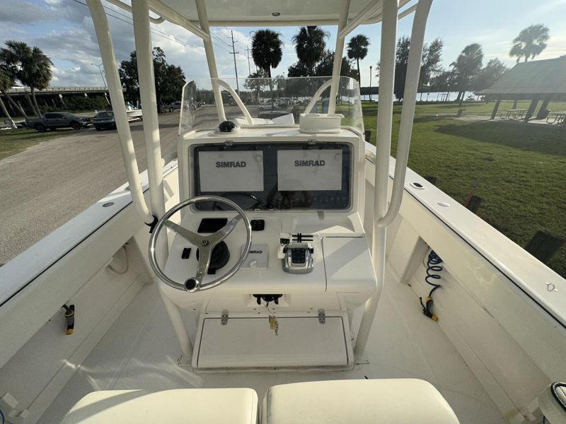 2008 Jupiter 31 FS Center Console