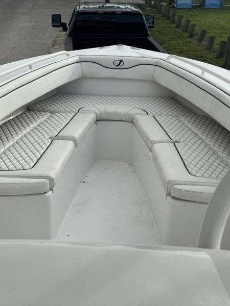 2008 Jupiter 31 FS Center Console