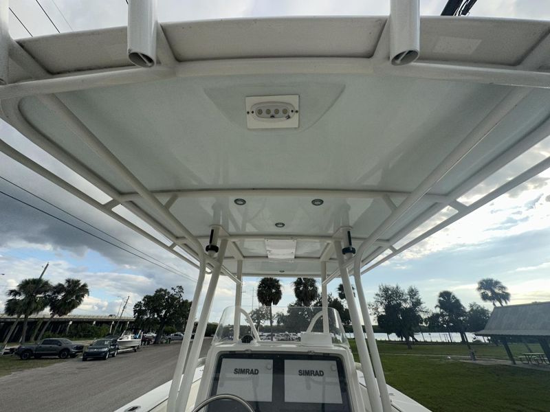 2008 Jupiter 31 FS Center Console