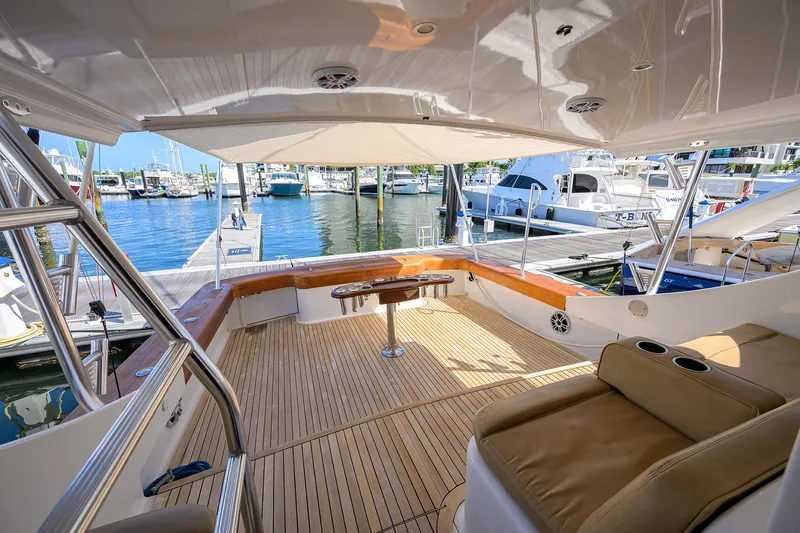  Yacht Photos Pics Luxurious 2006 Blackwell Custom Carolina yacht with spacious deck at marina.