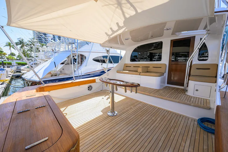  Yacht Photos Pics Luxurious 2006 Blackwell Custom Carolina yacht with spacious deck and elegant seating area.