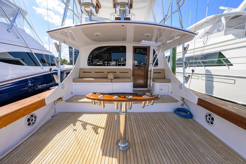  Yacht Photos Pics Luxurious 2006 Blackwell Custom Carolina yacht with spacious deck and elegant seating area.