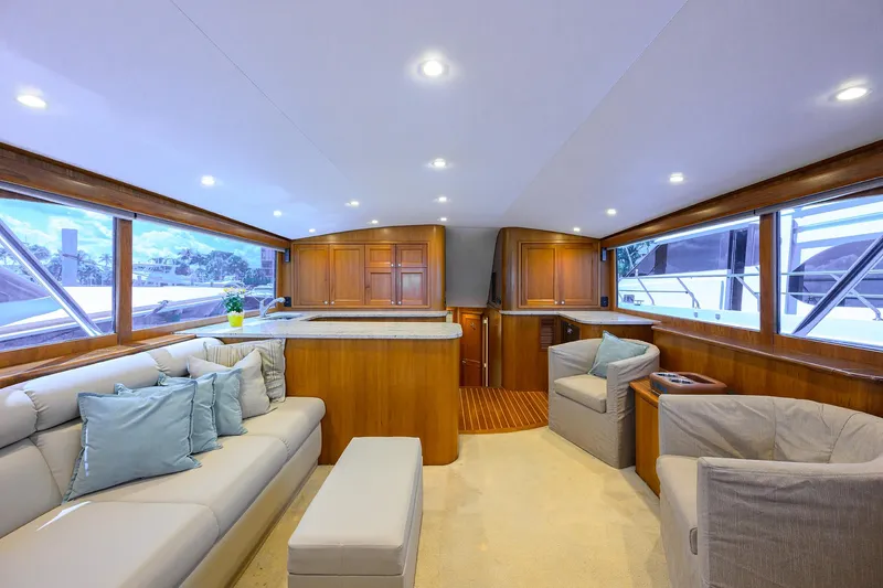 Yacht Photos Pics Luxurious 2006 Blackwell Custom Carolina yacht interior with elegant seating and wood finishes.