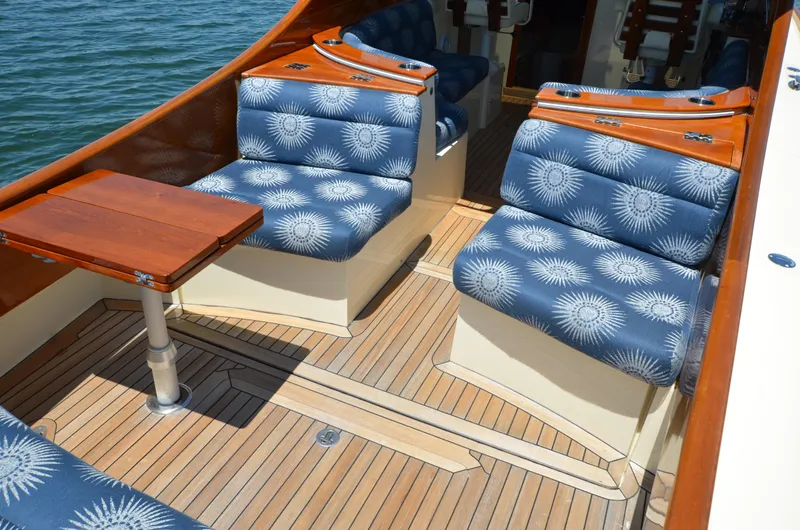 Little Prize Yacht Photos Pics Aft Facing Settees