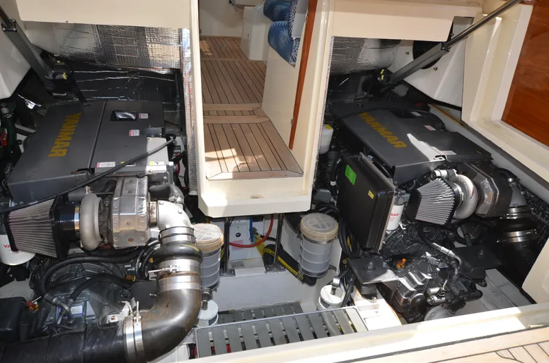 Little Prize Yacht Photos Pics Engines