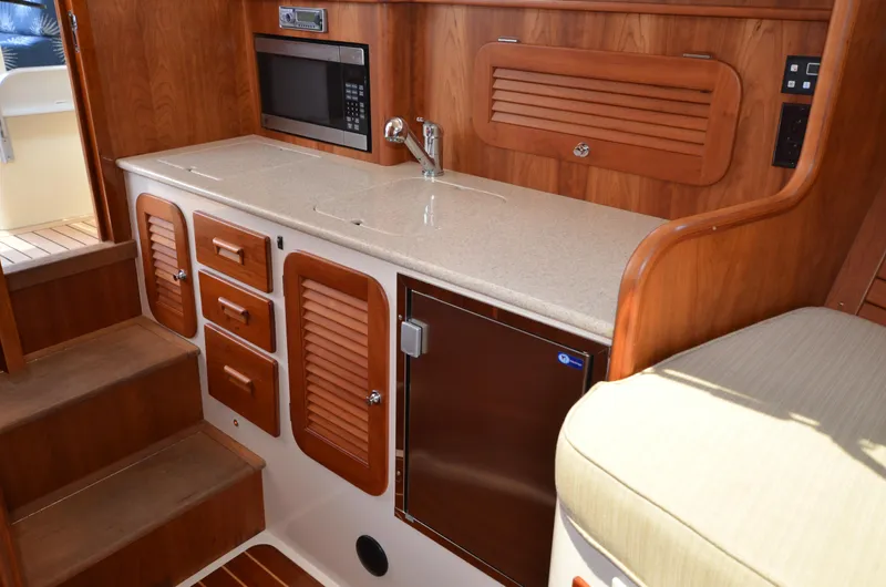 Little Prize Yacht Photos Pics Galley Aft