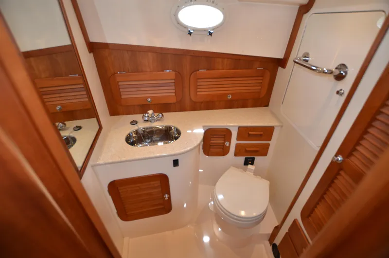 Little Prize Yacht Photos Pics Head