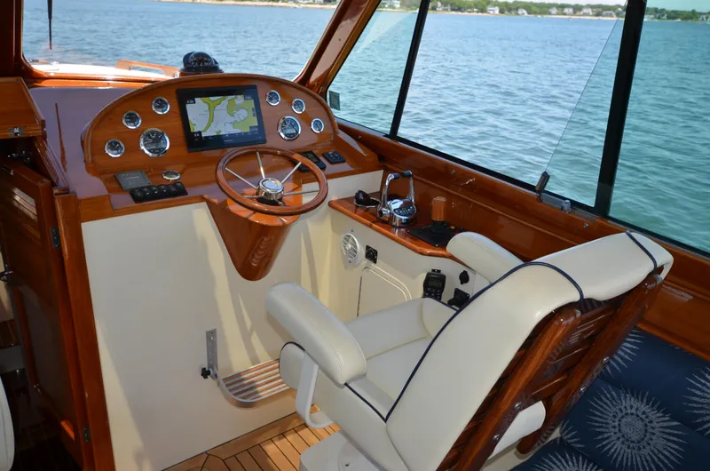 Little Prize Yacht Photos Pics Helm Area