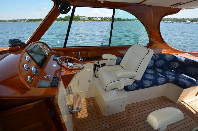 Little Prize Yacht Photos Pics Helm Seat