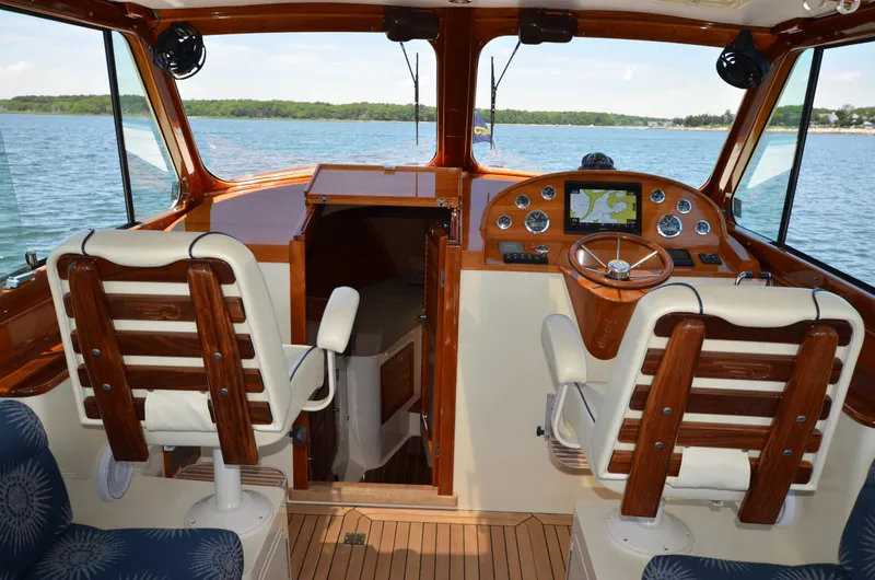 Little Prize Yacht Photos Pics Helm Seats