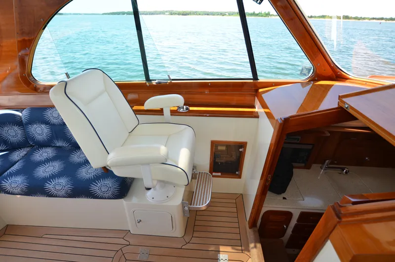 Little Prize Yacht Photos Pics Navigators Seat