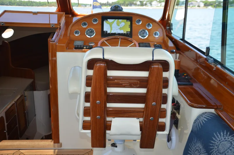 Little Prize Yacht Photos Pics Teak Ladderbacked Chair