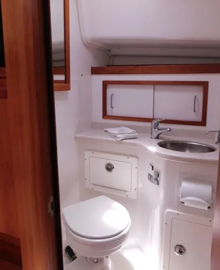  Yacht Photos Pics Interior of 2009 Back Cove 33 yacht, bathroom with toilet and sink.
