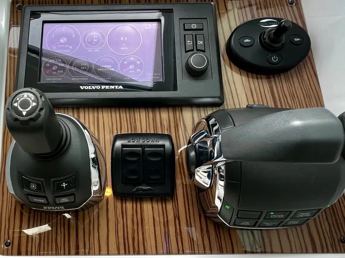 " Cuz I Can " Yacht Photos Pics 