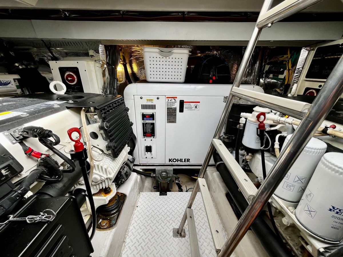 2015 Cruisers Yachts 42 