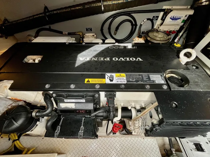 " Cuz I Can " Yacht Photos Pics 