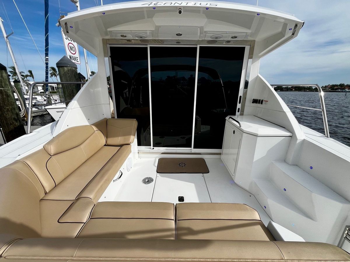 2015 Cruisers Yachts 42 
