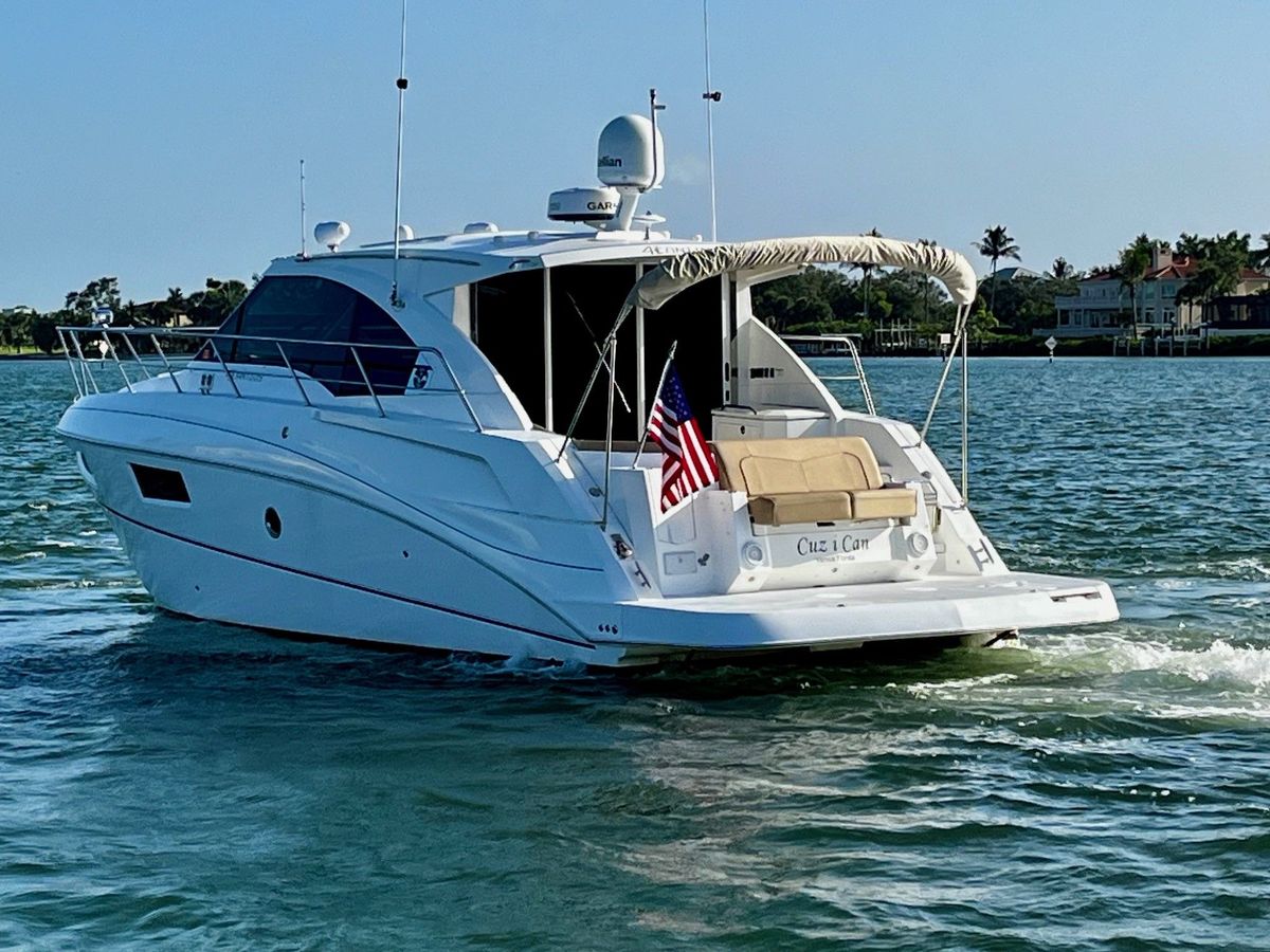 2015 Cruisers Yachts 42 