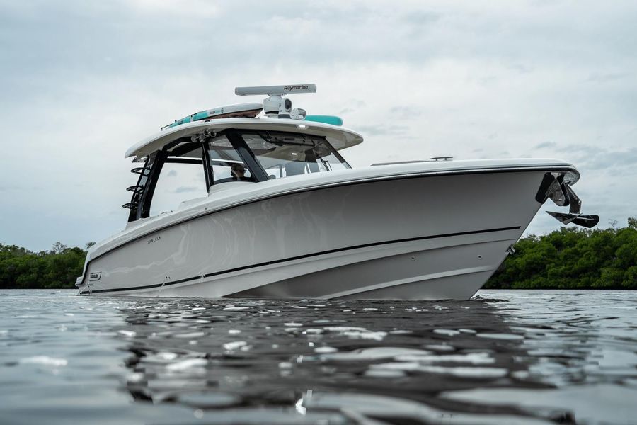 2023 Boston Whaler 350 Realm