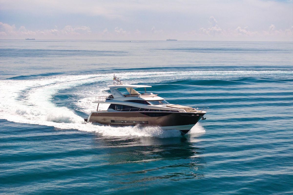 2015 Prestige 75 