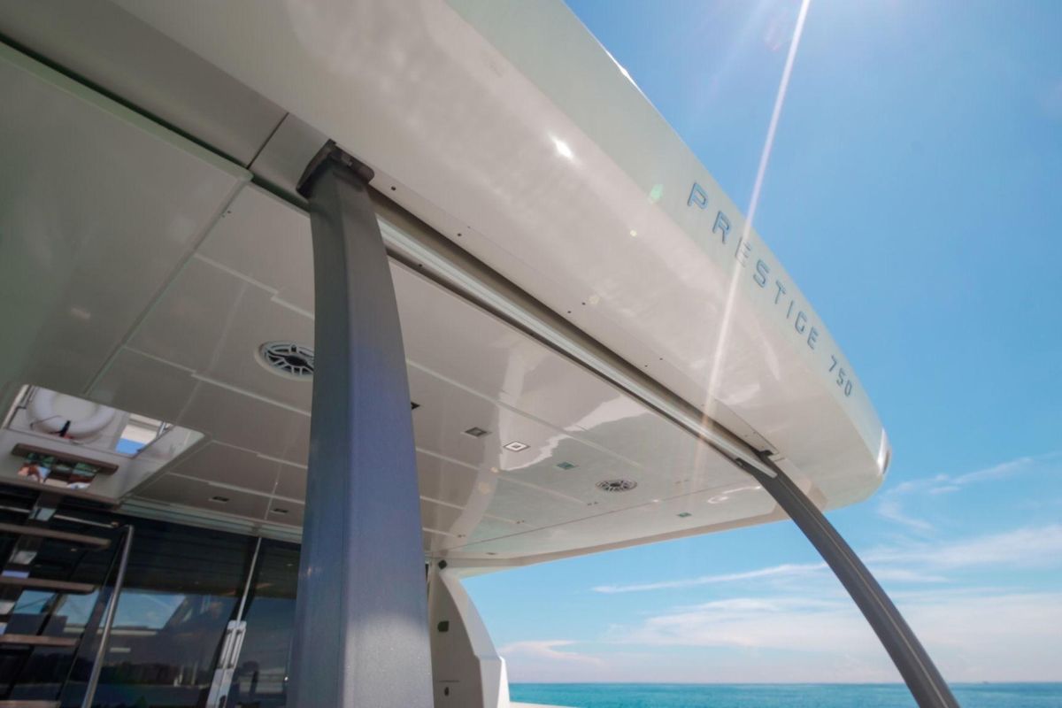 2015 Prestige 75 