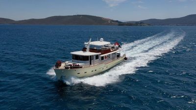 Yacht