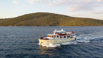 Yacht