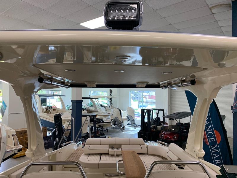 2021 Chris-Craft 31 LAUNCH GT