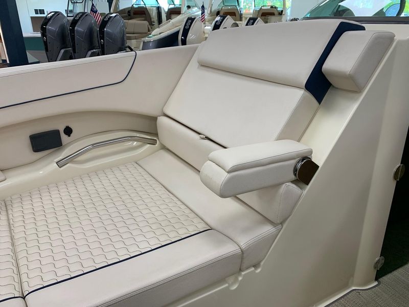2021 Chris-Craft 31 LAUNCH GT