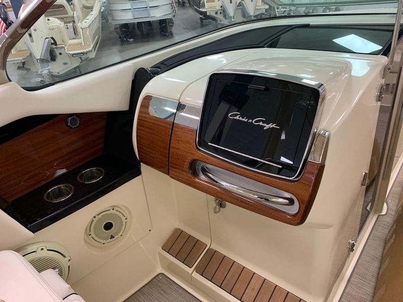 2021 Chris-Craft 31 LAUNCH GT