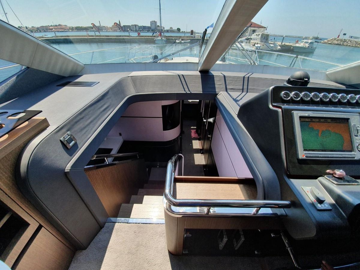 2010 Galeon 72 