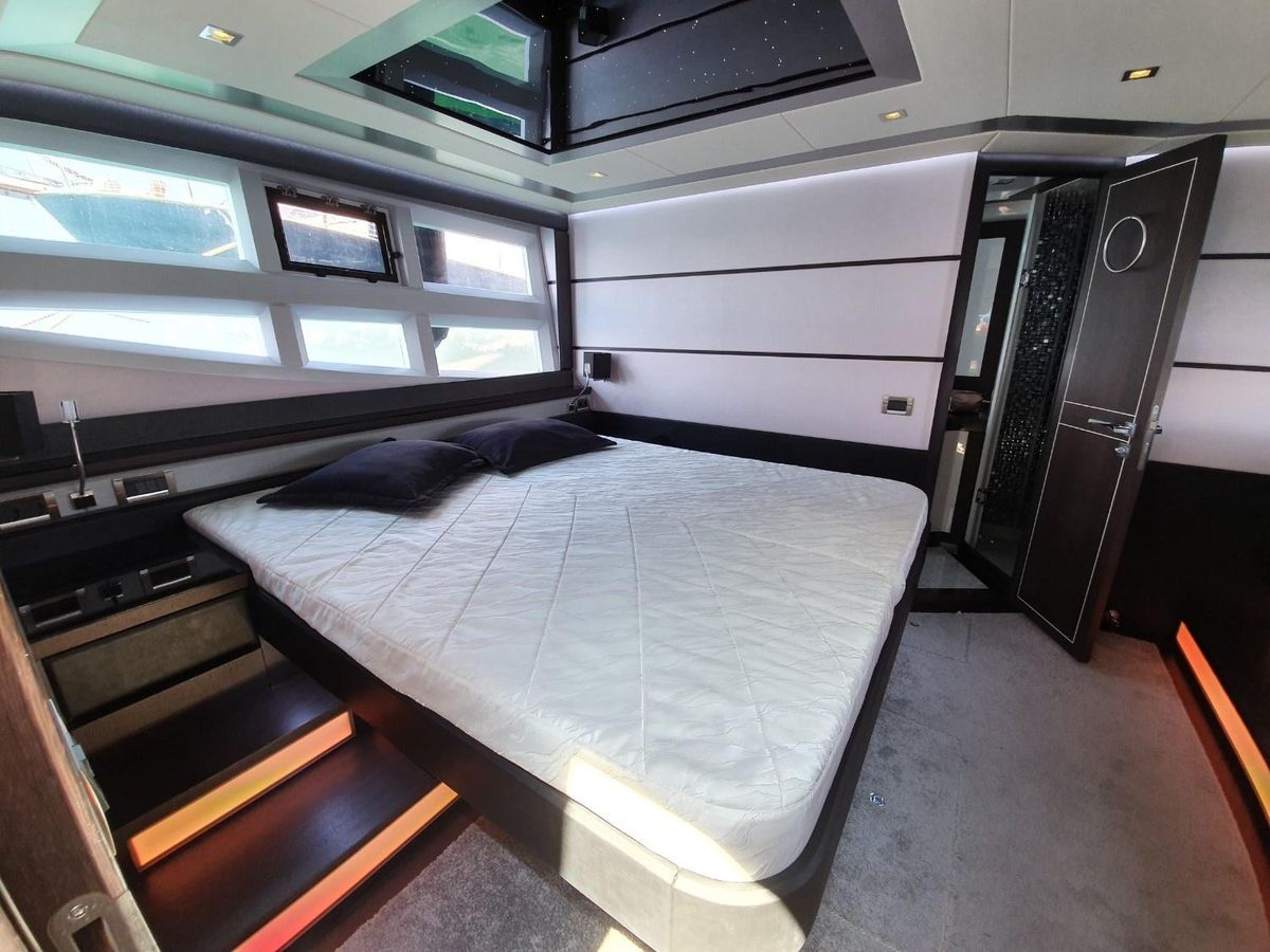 2010 Galeon 72 