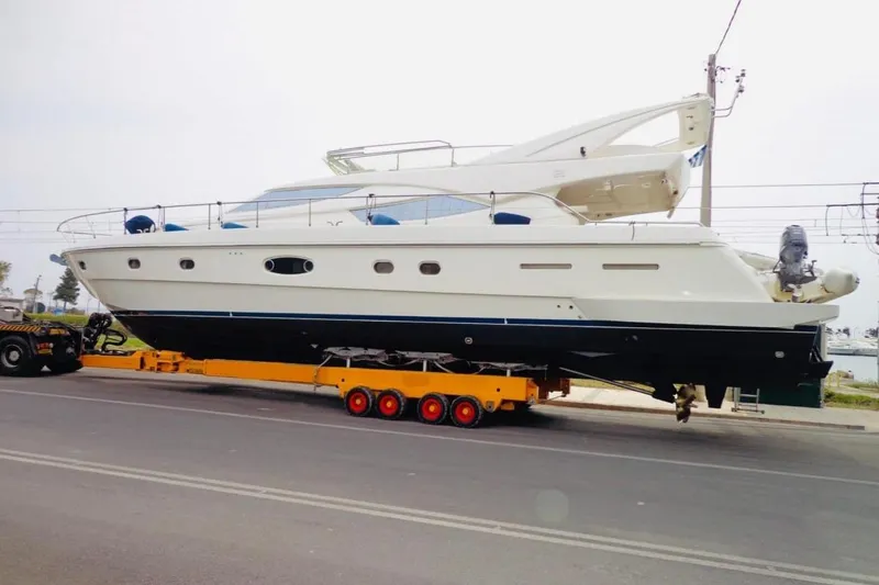  Yacht Photos Pics 2003 Ferretti Yachts 620 on trailer, ready for transport.