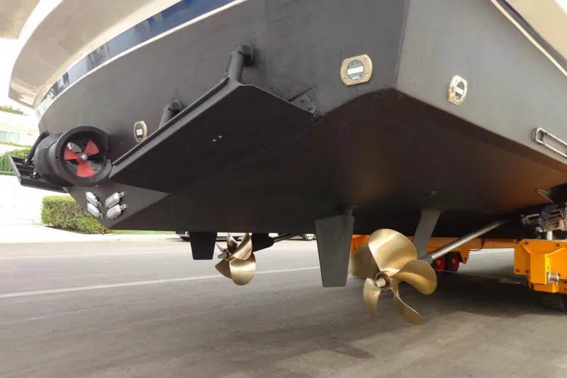  Yacht Photos Pics Ferretti Yachts 620 (2003) underside view with propellers and rudder system.