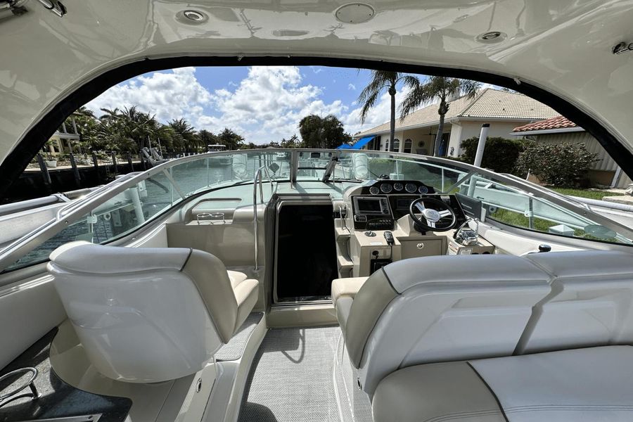 2012 Sea Ray 350 Sundancer