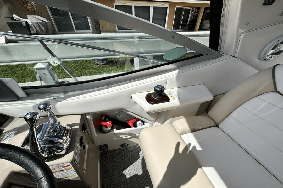 2012 Sea Ray 350 Sundancer