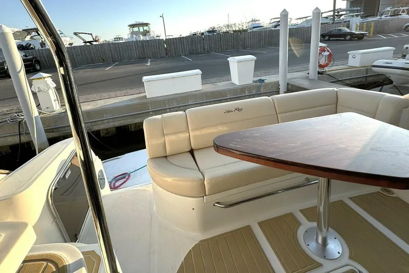 Bateau D’amis Yacht Photos Pics 2016 Sea Ray 510 Fly 'Bateau d’Amis' - Aft Deck