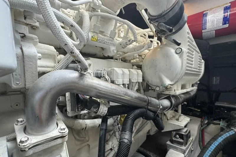 Bateau D’amis Yacht Photos Pics 2016 Sea Ray 510 Fly 'Bateau d’Amis' - Engine Room