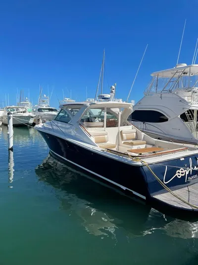 Loophole Yacht Photos Pics 
