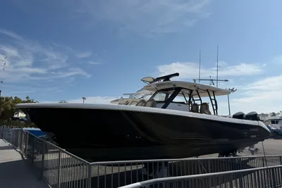 Everglades 395 Center Console
