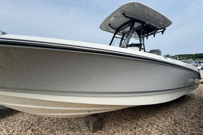 Boston Whaler 230 Outrage