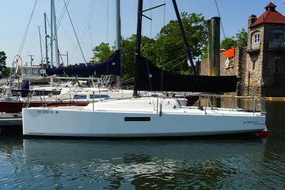 Beneteau First 27 SE
