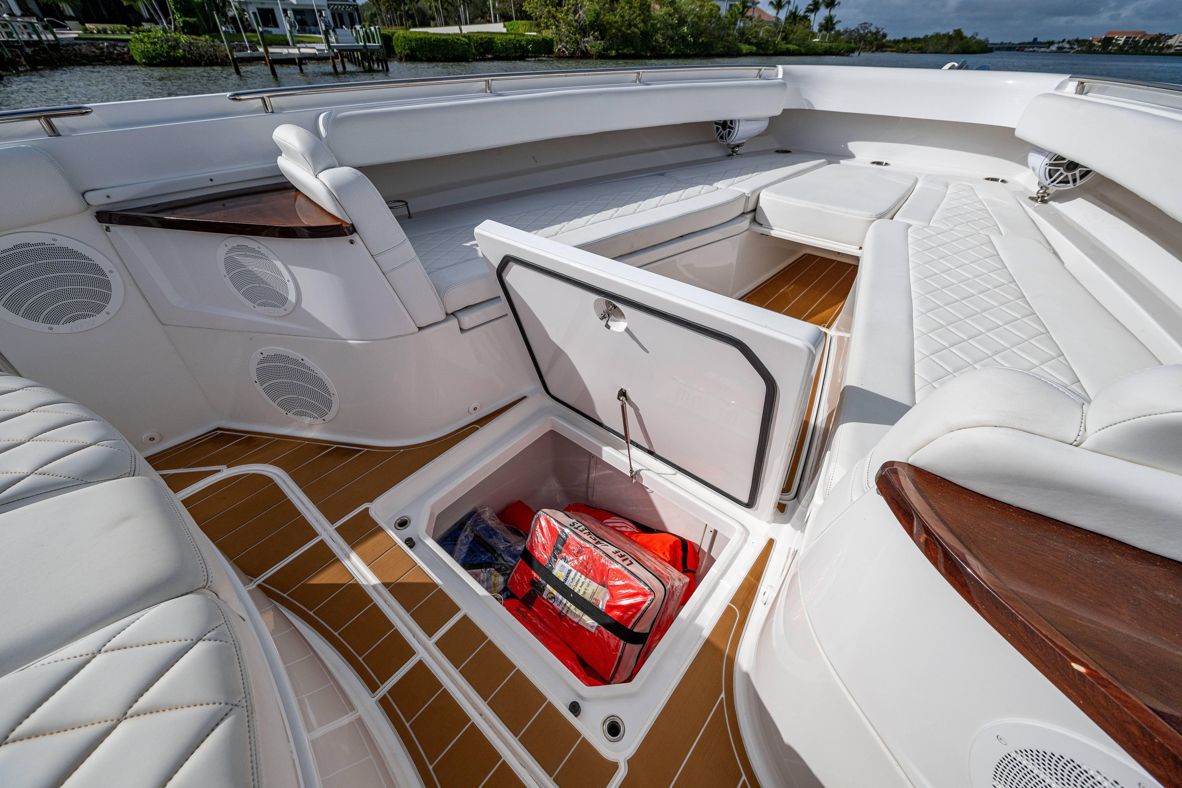 Yacht