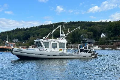 SAFE Boats Defender 25